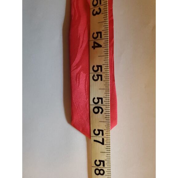 Vintage 100% Silk Cleveland Indians Wahoo Feather Neck Tie Red Blue USA - Picture 7 of 8